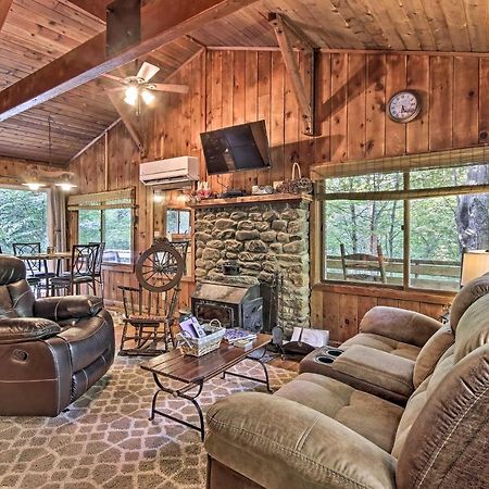Secluded Stanardsville Cabin With 10 Acres And Hot Tub Екстериор снимка