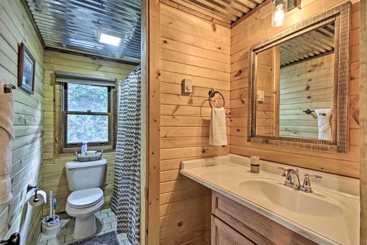 Secluded Stanardsville Cabin With 10 Acres And Hot Tub Екстериор снимка
